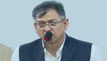 গণতন্ত্রের মুক্তির জন্য জীবন দেয়া সবাই জাতীয় বীর: সালাহউদ্দিন আহমদ