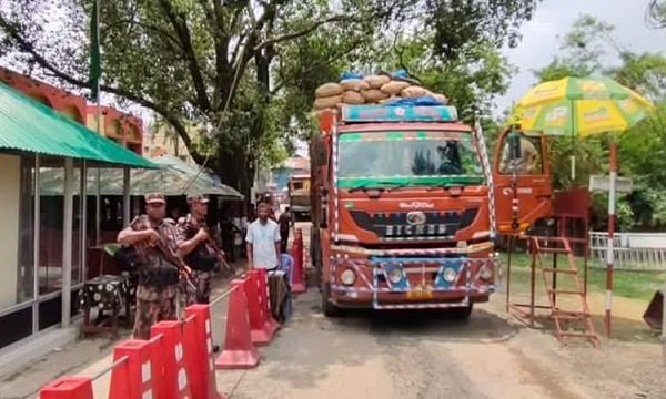 রপ্তানি ও আয় বেড়েছে হিলি বন্দরে