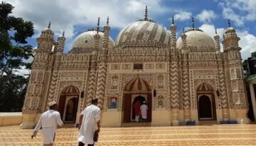 নামাজের জন্য আগেভাগে মসজিদে গেলে পাওয়া যায় পুরস্কার