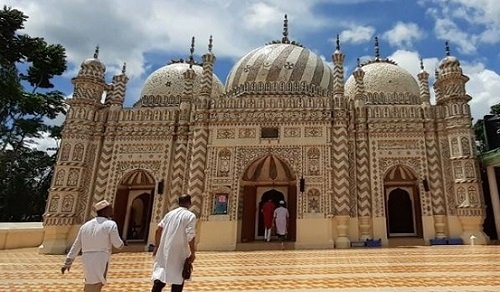 নামাজের জন্য আগেভাগে মসজিদে গেলে পাওয়া যায় পুরস্কার