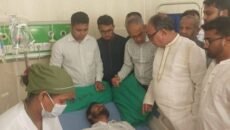 নুরকে দেখতে ঢামেকে মির্জা আব্বাস